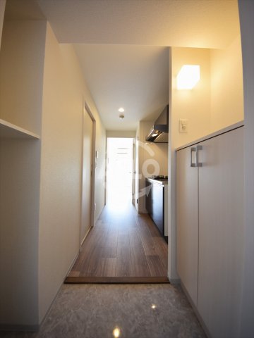 玄関　LIVIAZ NAMBA AIRY　玄関