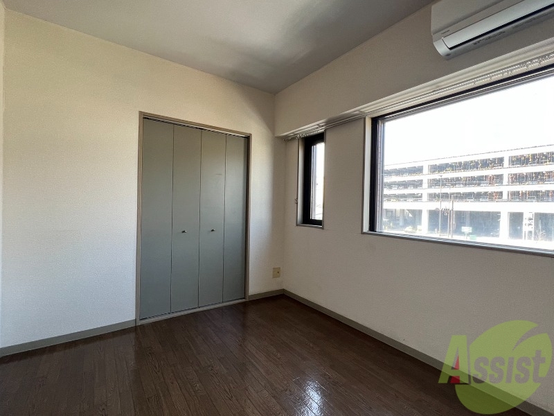 その他部屋・スペース　洋室は陽がよく差し明るく畳もきれいな状態です。