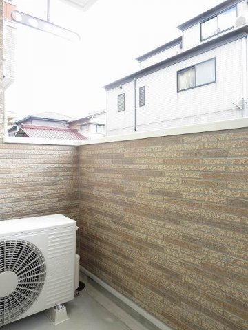 バルコニー　暖かな日差しのふりそそぐバルコニー