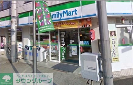 コンビニ　ファミリーマート（コンビニ）まで210m
