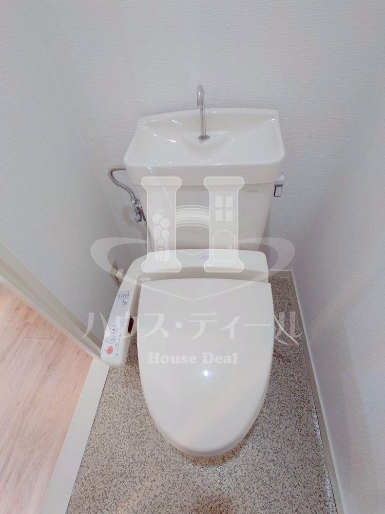 トイレ　別号室参考写真です