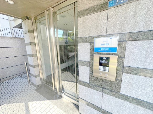 エントランス　綺麗なエントランスです。