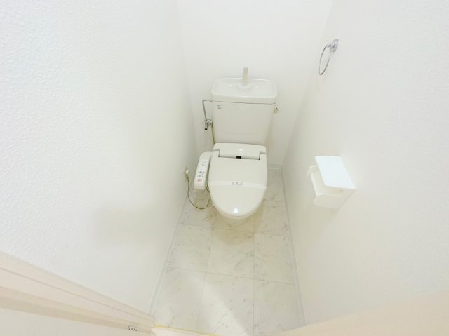 トイレ　清潔感のあるトイレは、誰もがリラックスできる空間です。