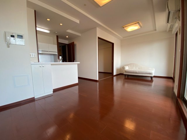 居室・リビング　南向きで日当たり良好なリビング♪