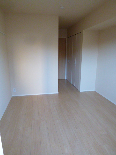 居室・リビング　★明るいフローリングのお部屋です★