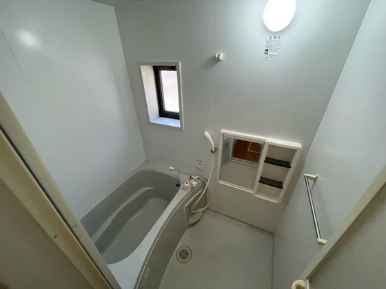 バス・シャワールーム　※別部屋の写真です