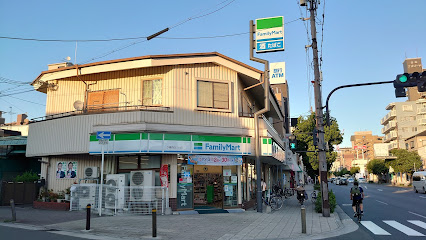 コンビニ　ファミリーマート 今福西四丁目店（コンビニ）まで361m