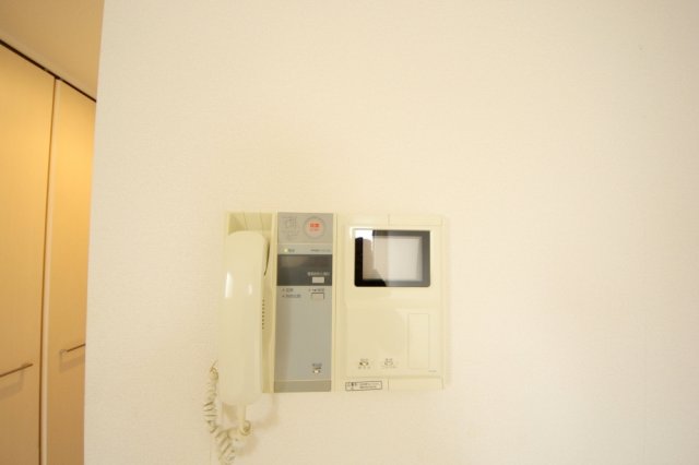 セキュリティ　テレビモニター付きインターホン