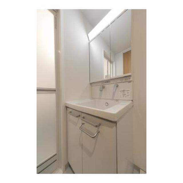 洗面設備　※写真は同タイプ住戸です。