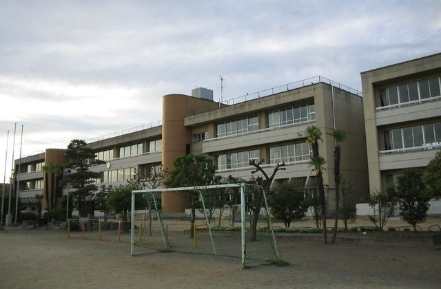 小学校　太田市立綿打小学校（小学校）まで520m