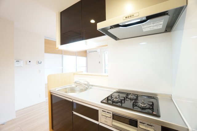 キッチン　※同物件、同タイプの写真になります。