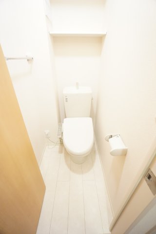 トイレ　※同物件、同タイプの写真になります。