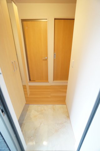 玄関　※同物件、同タイプの写真になります。