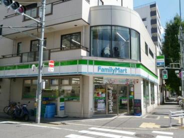 コンビニ　ファミリーマート 南台二丁目店（コンビニ）まで102m