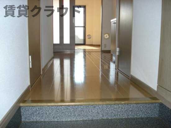 玄関　落ち着いた色合いの玄関！