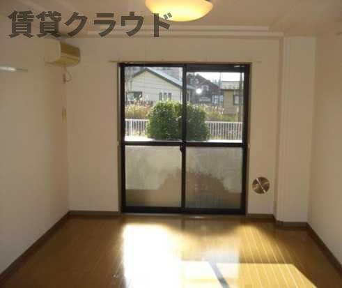 居室・リビング　8.1帖あるお部屋です♪