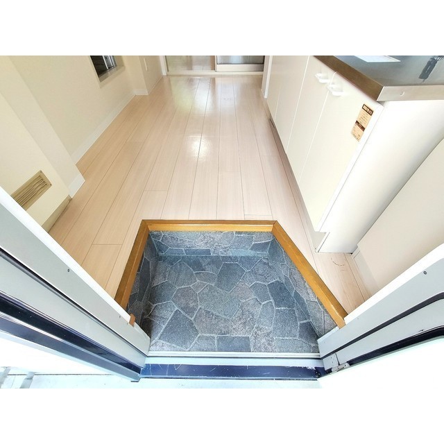 玄関　室内設備変更前の画像です