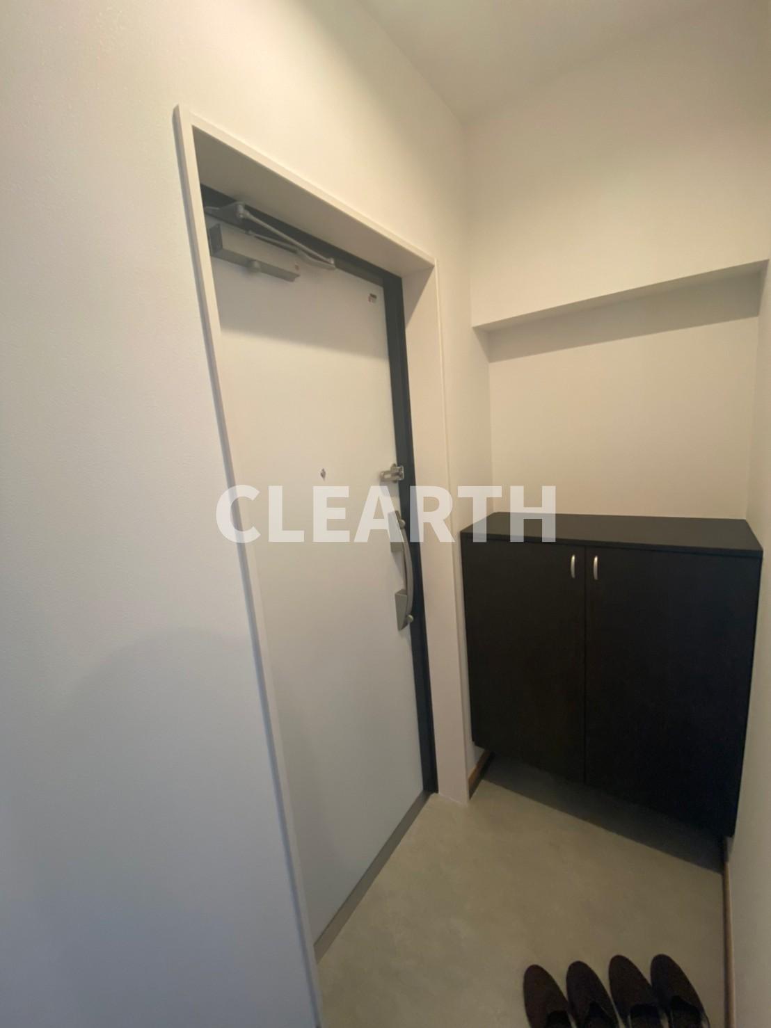 玄関　ケイズ表参道（別号室反転タイプ）