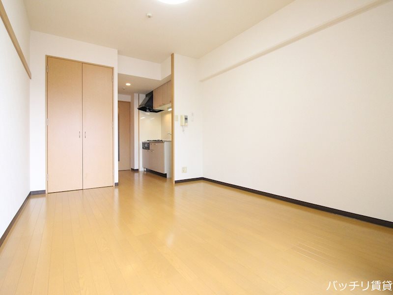 居室・リビング　別号室写真の為現況を優先致します。