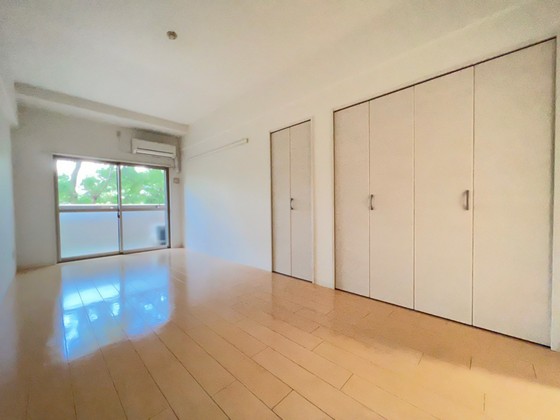 居室・リビング　※別部屋の写真です