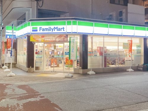 コンビニ　ファミリーマート 阪急三国駅西店（コンビニ）まで788m