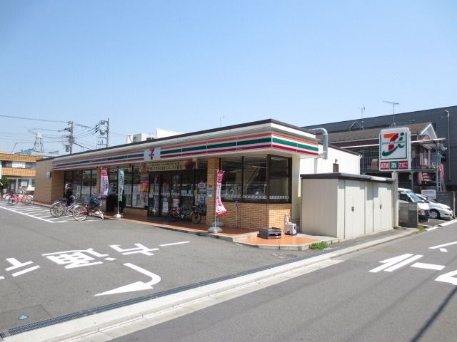 コンビニ　セブンイレブン（コンビニ）まで135m
