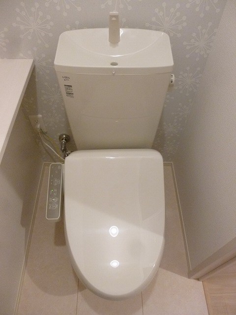 トイレ　写真は108号室です（参考）