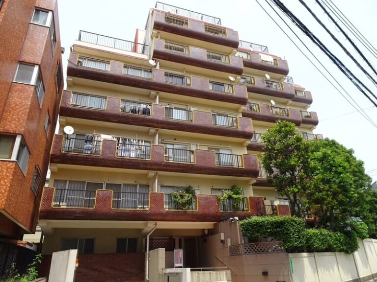 建物外観　落ち着いた雰囲気の外観です