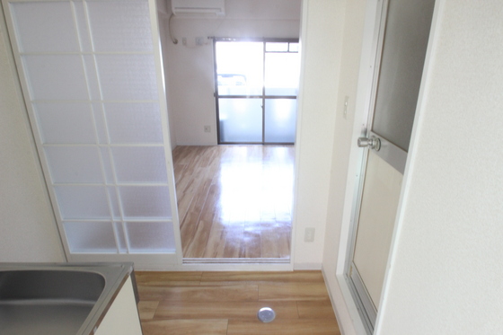 玄関　※別号室の写真です