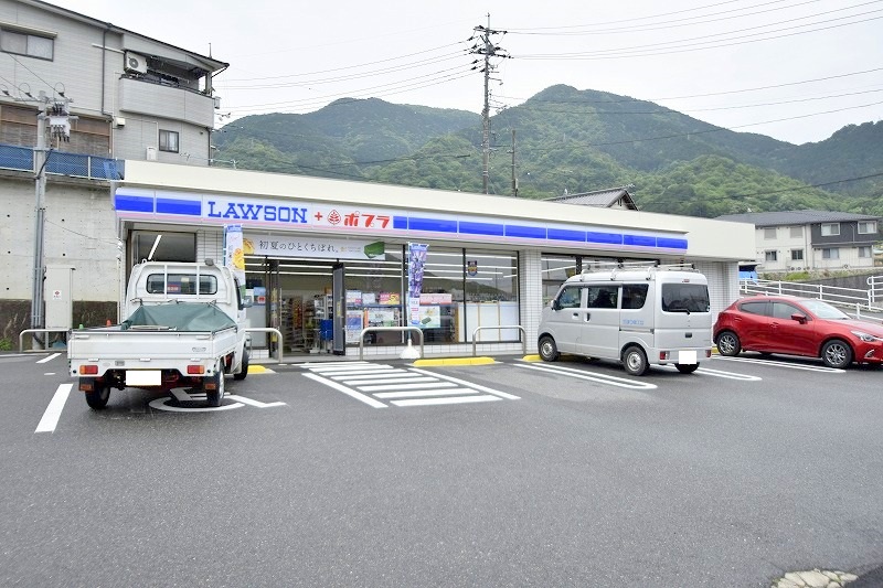 コンビニ　ローソン中野東店（コンビニ）まで650m