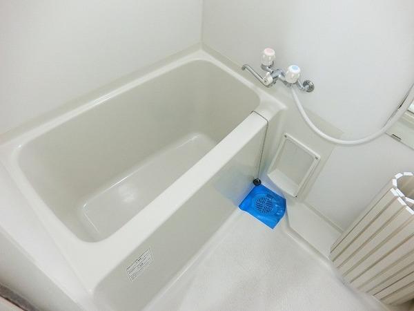 バス・シャワールーム　浴室乾燥機付きバス！