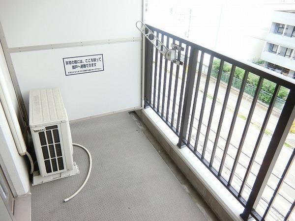 バルコニー　明るいバルコニー！