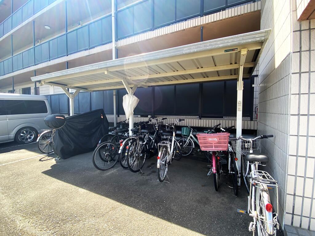 その他共有部分　駐輪場2ヶ所あります