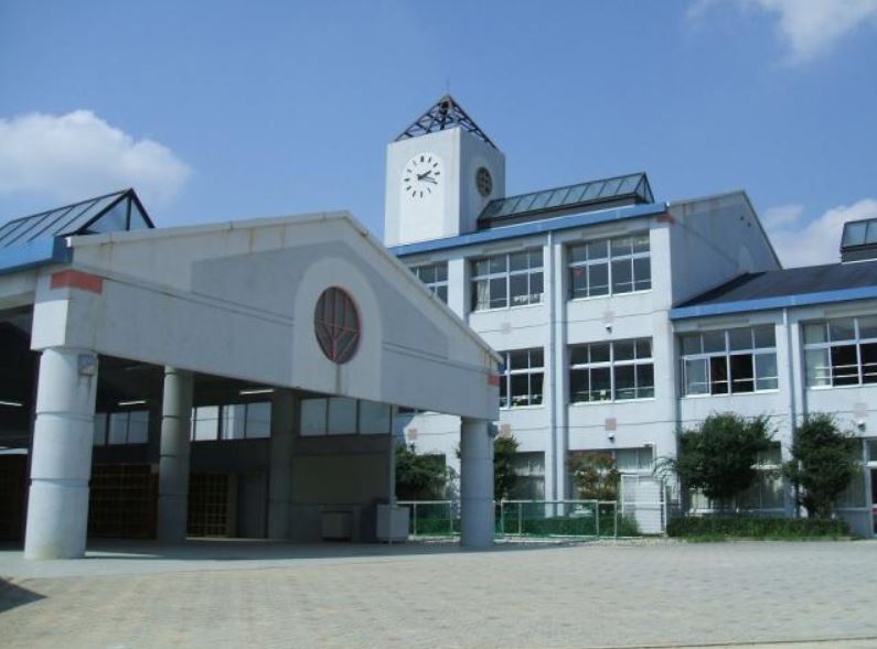 中学校　富士中学校（中学校）まで254m