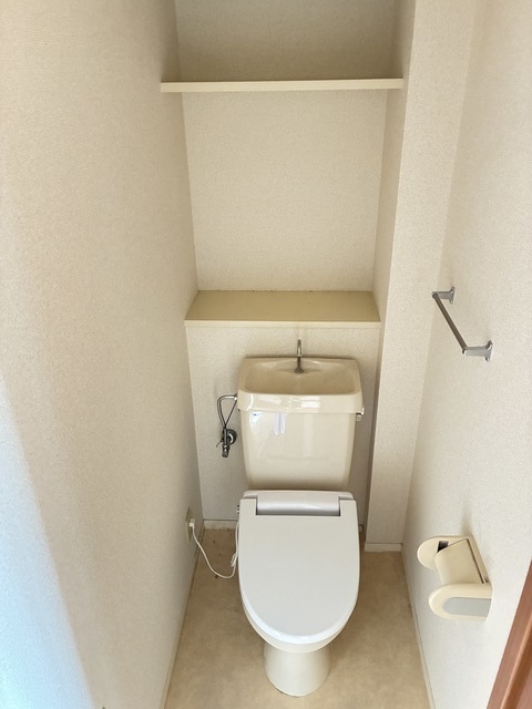 トイレ　リフォーム前の写真です