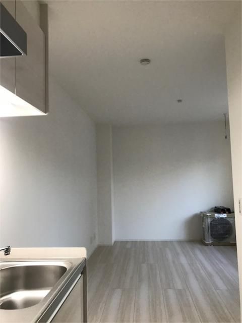 居室・リビング　■エアコン■24時間換気システム■ダウンライト■２面採光