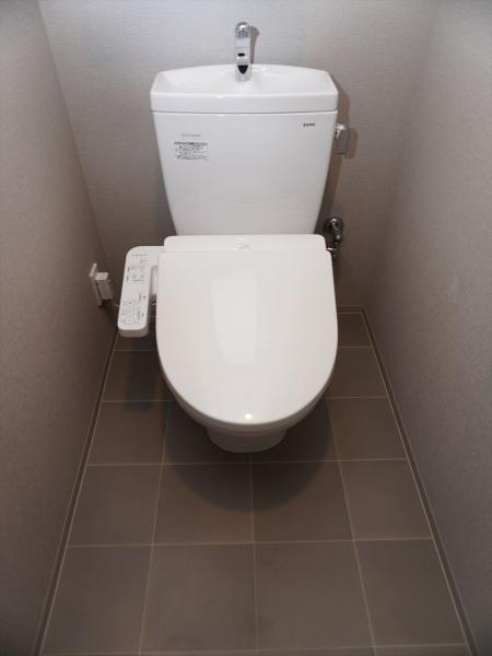 トイレ　トイレ