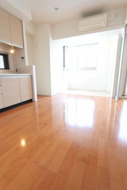 居室・リビング　こちらの居間で趣味の時間をお楽しみください