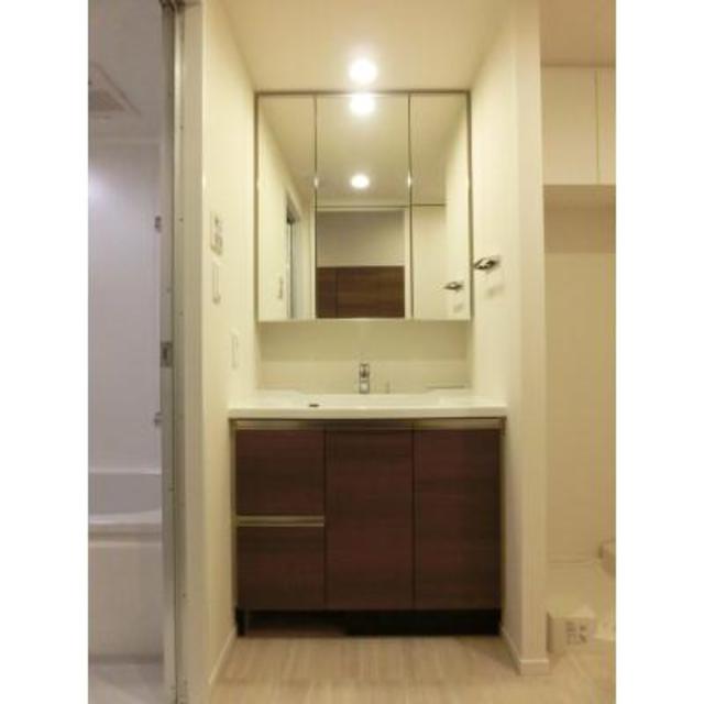 洗面設備　※写真は同タイプ住戸です。