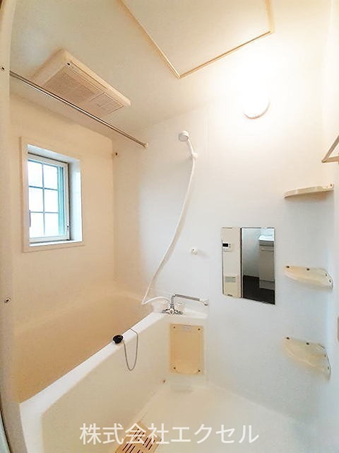 バス・シャワールーム　追い焚き機能付きです。