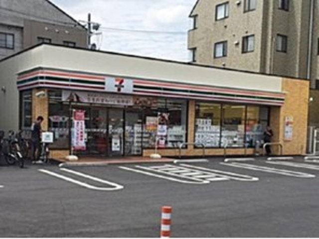 コンビニ　セブンイレブン足立皿沼農協前店（コンビニ）まで581m