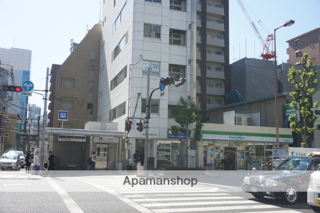 コンビニ　ファミリーマート（コンビニ）まで600m