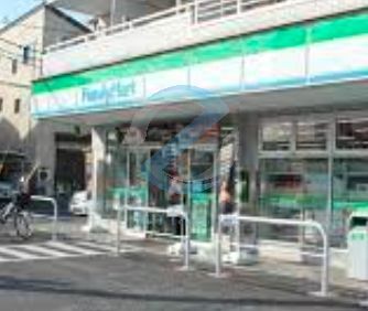 コンビニ　ファミリーマート市川湊新田二丁目店（コンビニ）まで40m