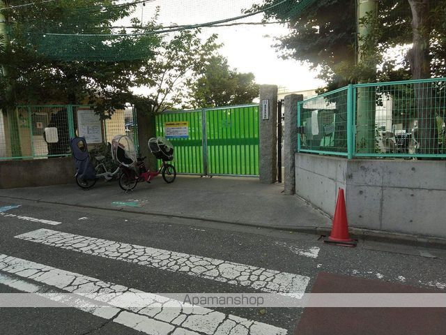 小学校　高井戸第三小学校（小学校）まで641m