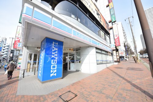 コンビニ　ローソン東戸塚駅前店（コンビニ）まで89m
