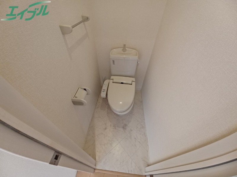 トイレ　同型参考写真