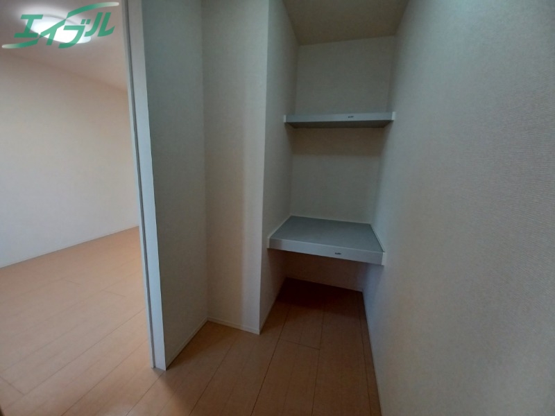 収納　同型参考写真