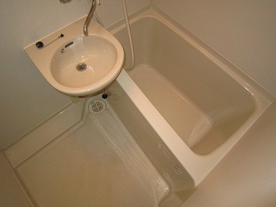 バス・シャワールーム　※別部屋参考写真