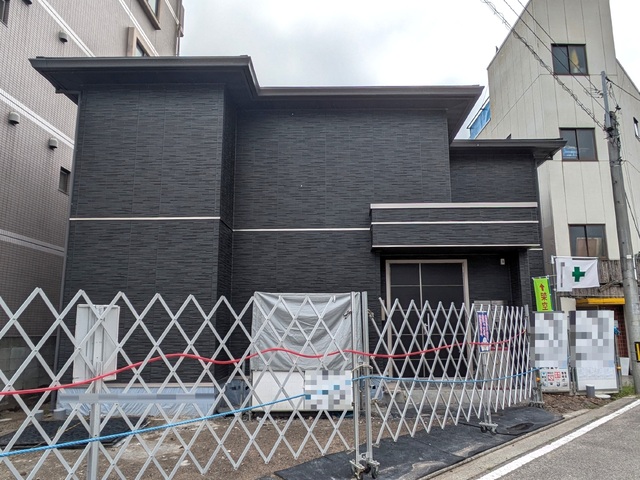 建物外観　建築中