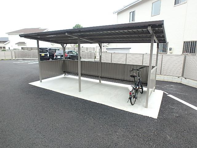 その他共有部分　駐輪場あります。